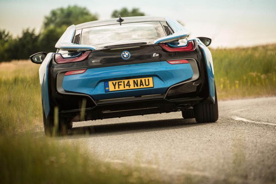  BMW i8 2014 года  (UK) (фото 52 из 69)